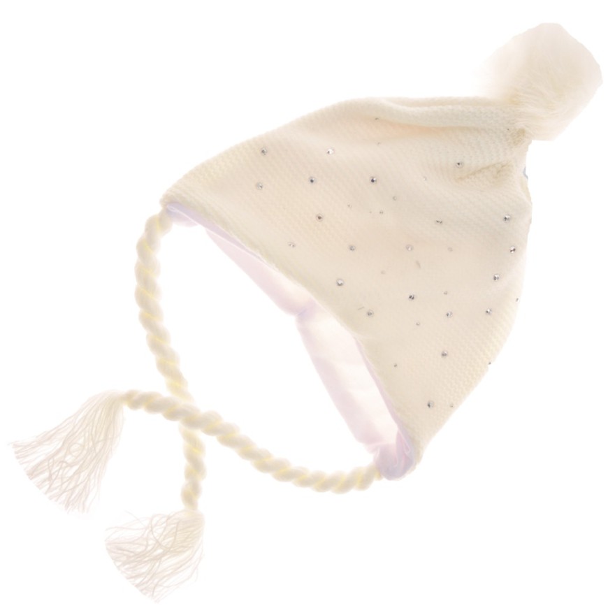 Biała czapka na zimę czapeczka