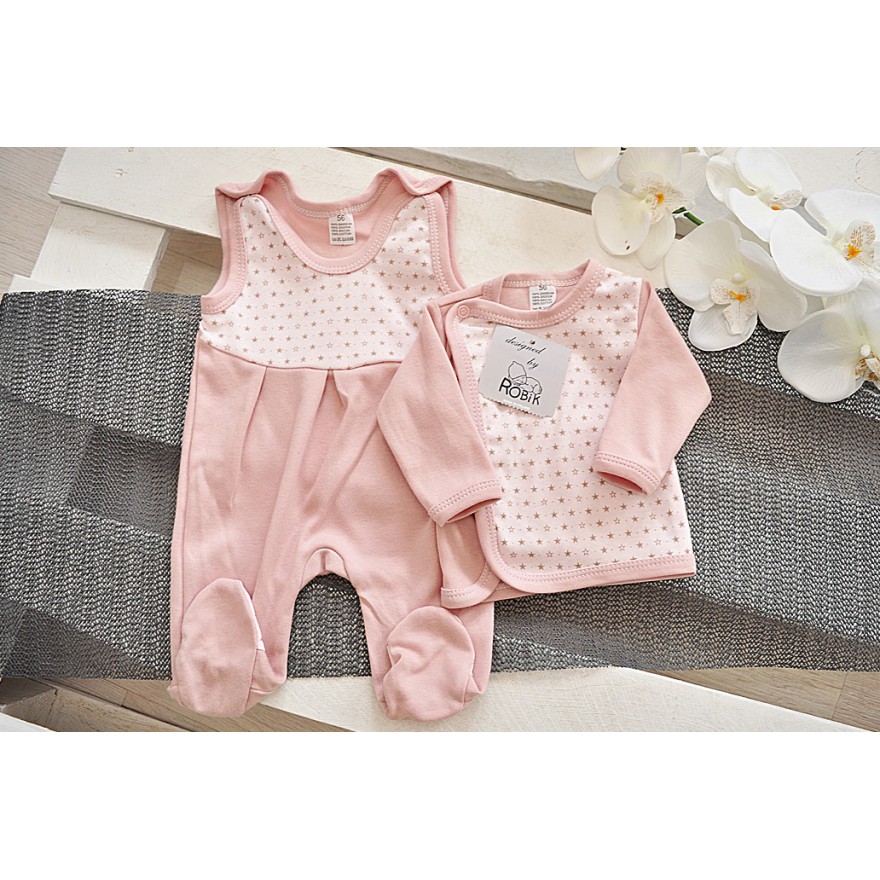 Pudrowa WYPRAWKA dla noworodka w gwiazdki koszulka + śpiochy 2cz. wzór 212R