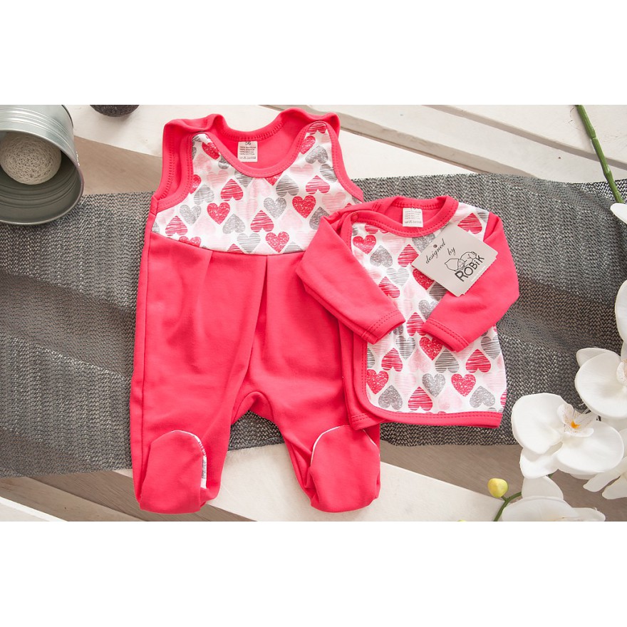 Malinowa WYPRAWKA dla WCZEŚNIAKA w serca, koszulka + śpiochy 2cz. wzór 112C