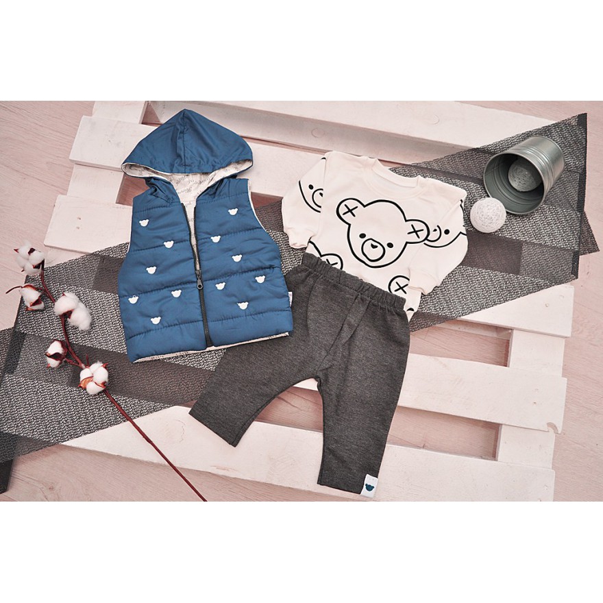 Ciemno niebieski bezrękawnik MIŚ z bluzką i spodniami