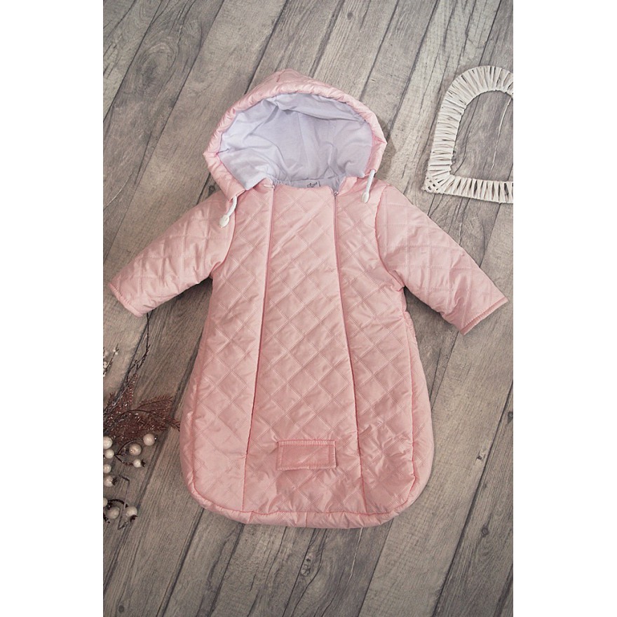 Różowy kombinezon śpiwór pikowany do wózka fotelika