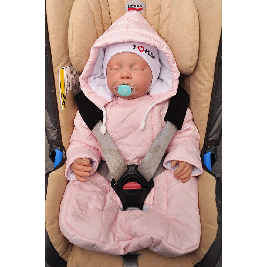 Różowy kombinezon śpiwór pikowany do wózka fotelika