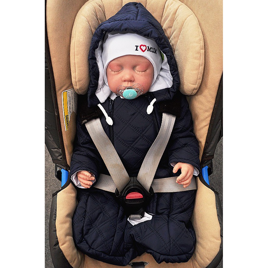 Granatowy kombinezon śpiwór pikowany do wózka fotelika