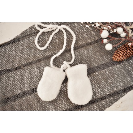 Białe rękawiczki niemowlęce łapki frotte ze sznurkiem 56 62