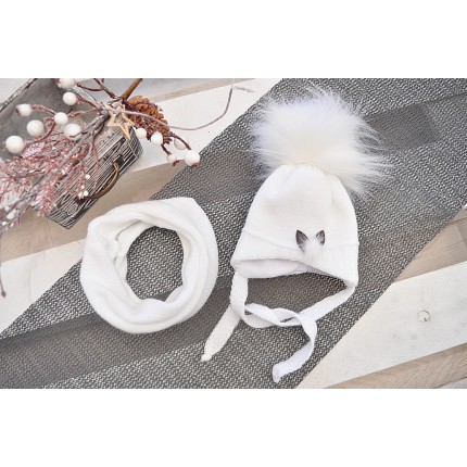 Biały komplet zimowy PUCHATY POMPON czapka + komin, emblemat króliczek