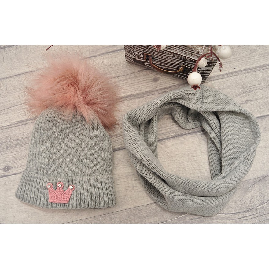 Szary komplet zimowy PUCHATY POMPON czapka + komin, emblemat korona