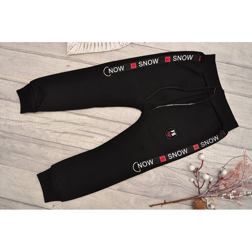 Czarne SPODNIE ocieplane chłopięce spodenki dresowe SNOW