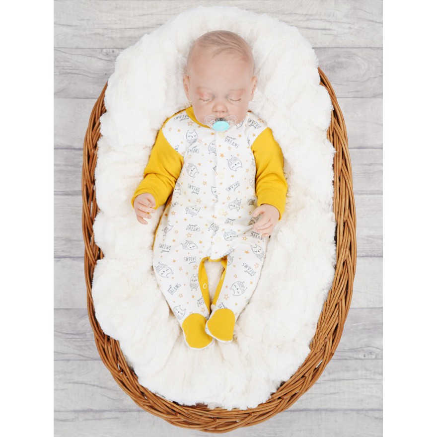 Pajac pajacyk bawełniany musztardowy w sowy wzór 374mu