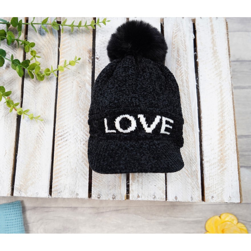 Czarna CZAPKA LOVE z daszkiem i pomponem zimowa JULA