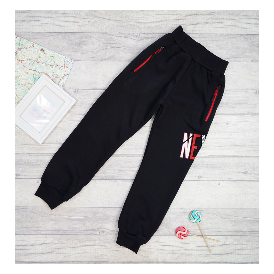 Czarne SPODNIE ocieplane NEVER chłopięce spodenki dresowe