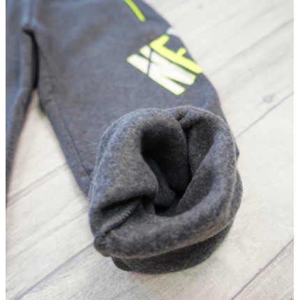 Szare SPODNIE ocieplane NEVER chłopięce spodenki dresowe