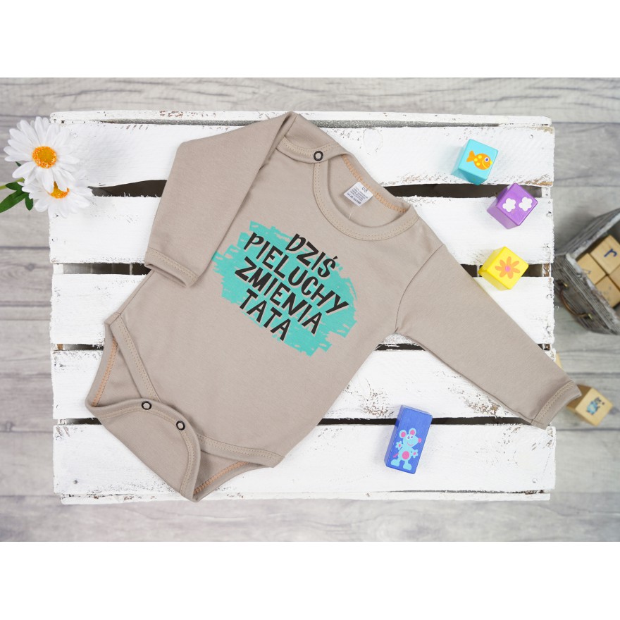 Piaskowe BODY DZIŚ PIELUCHY ZMIENIA TATA długi rękaw wzór 713