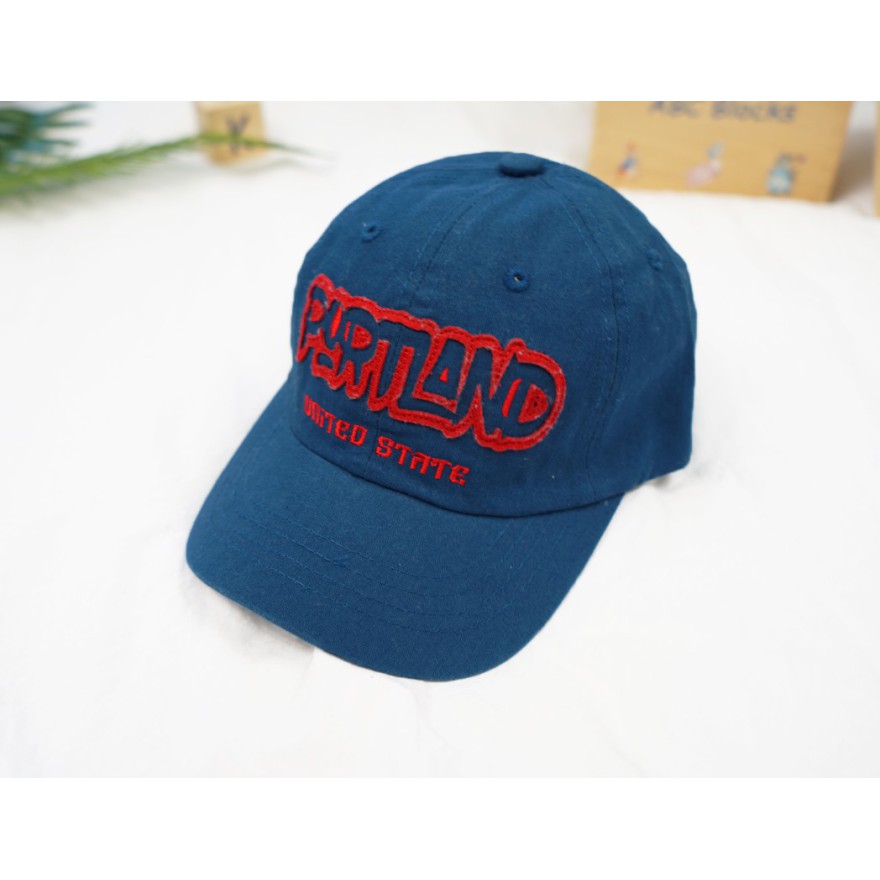 CZAPKA Z DASZKIEM chłopięca ciemnoniebieska PORTLAND bejsbolówka