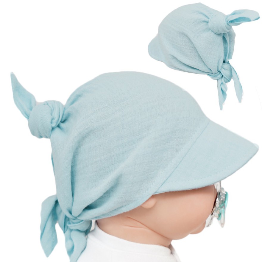 Czapka CHUSTA muślinowa błękitna z daszkiem wiązana LATO
