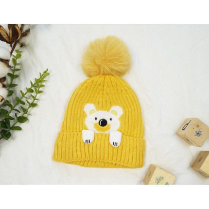 Musztardowa czapka MIŚ z pomponem