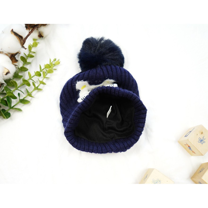 Granatowa czapka MIŚ z pomponem