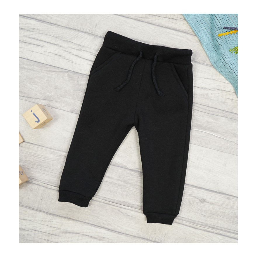 Czarne spodnie dresowe ocieplane wiązane jesień zima