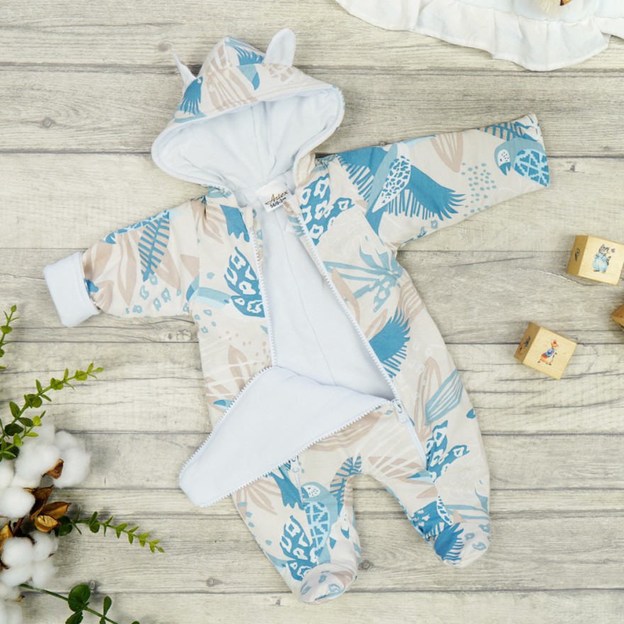 Kombinezon beżowo-niebieski w ptaki ocieplany z dresówki