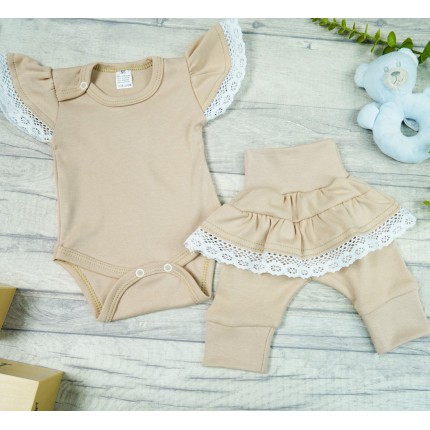 Beżowy komplet 2cz body + spodnie z falbanką koronką HANIA