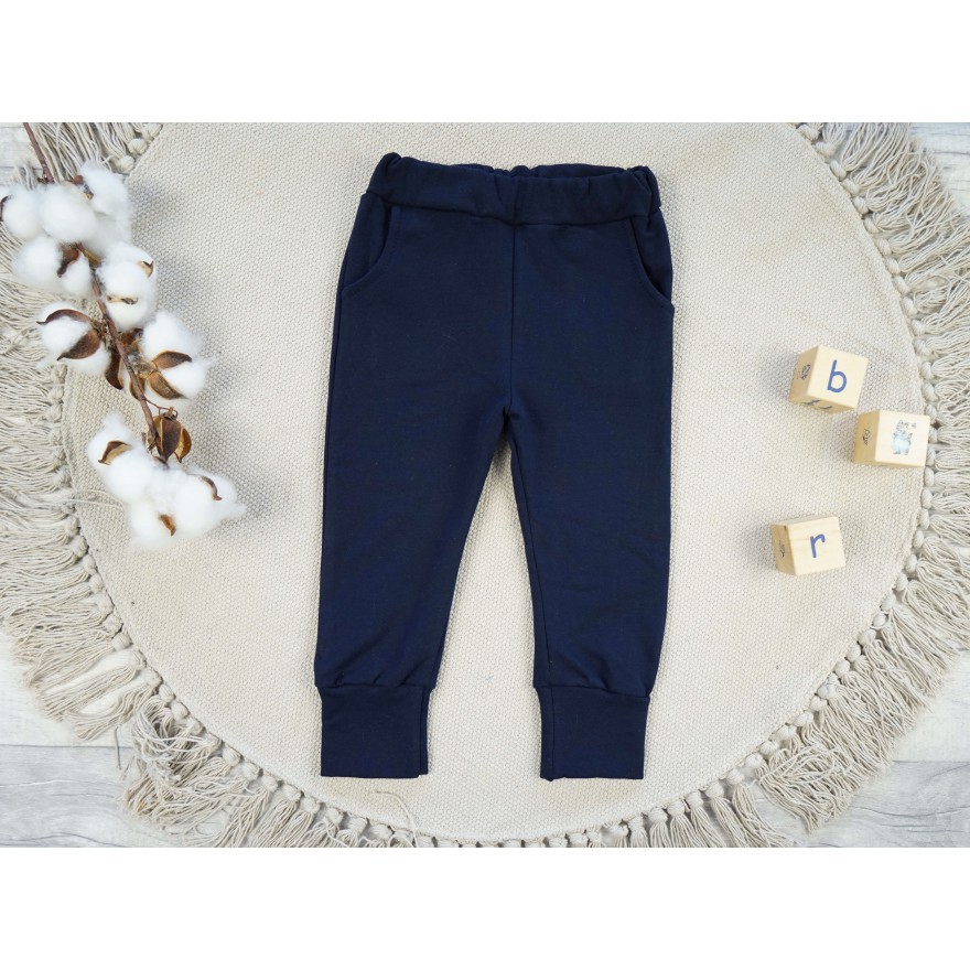 Granatowe spodnie DRESOWE NA MESZKU, miękkie, dla wrażliwców