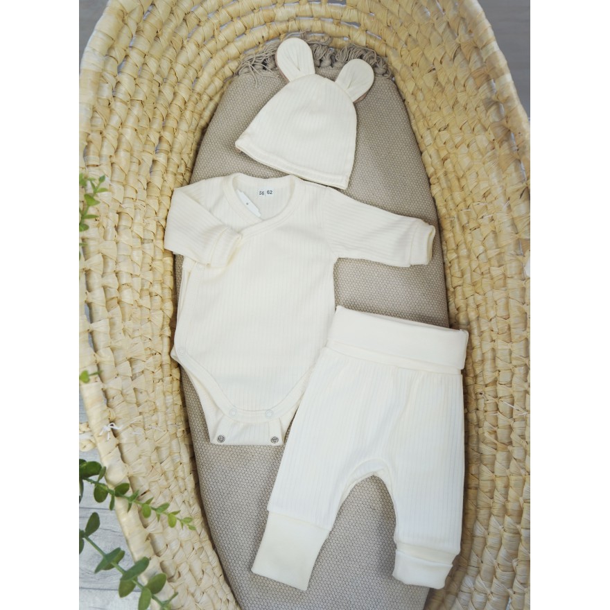 Ecru komplet niemowlęcy rosnący z regulacją wielkości w prążek body spodnie czapka wyprawka