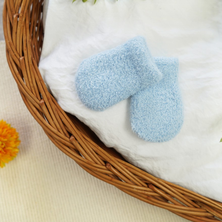 Niebieskie RĘKAWICZKI ŁAPKI OCIEPLANE na futerku 10cm