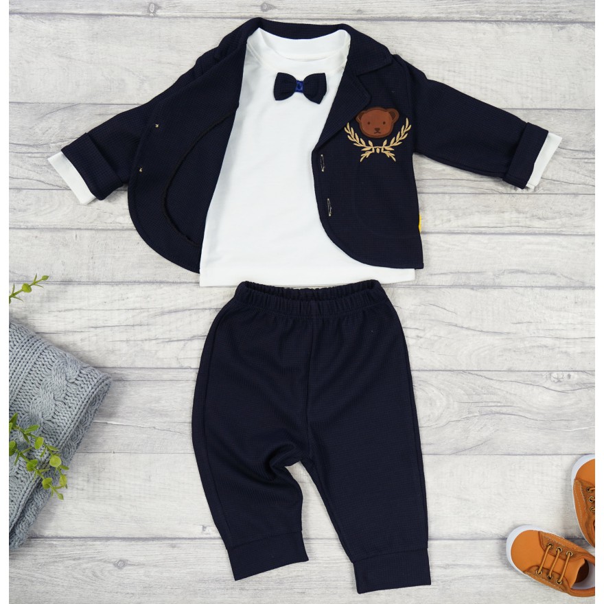 KOMPLET GARNITUREK granatowo-biały z misiem marynarka, koszulka z muchą i spodnie święta