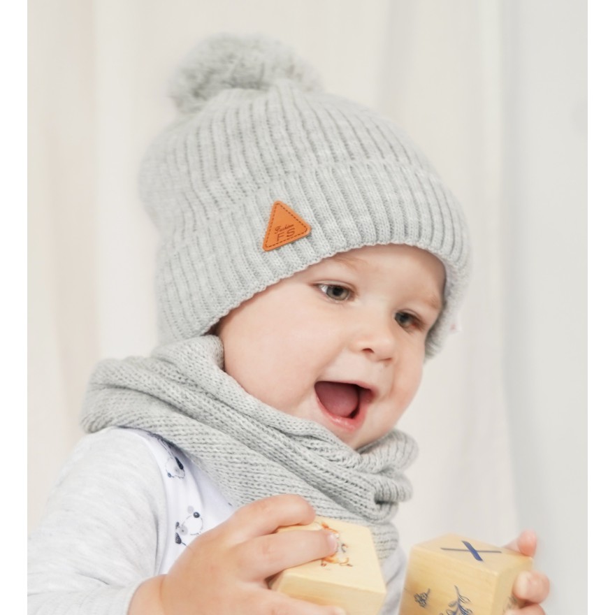 Szary komplet chłopięcy na zimę czapka + komin rozmiar uniwersalny