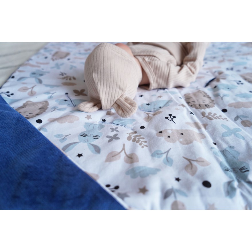 Niebieski otulacz niemowlęcy kocyk rożek z kapturkiem do wózka fotelika nosidełka wiosenno- letni wyprawka