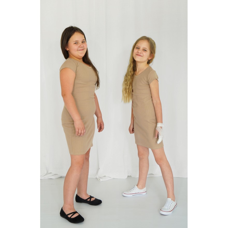 Beżowa SUKIENKA bawełniana z prążka krótki rękaw dopasowana ołówkowa prążek