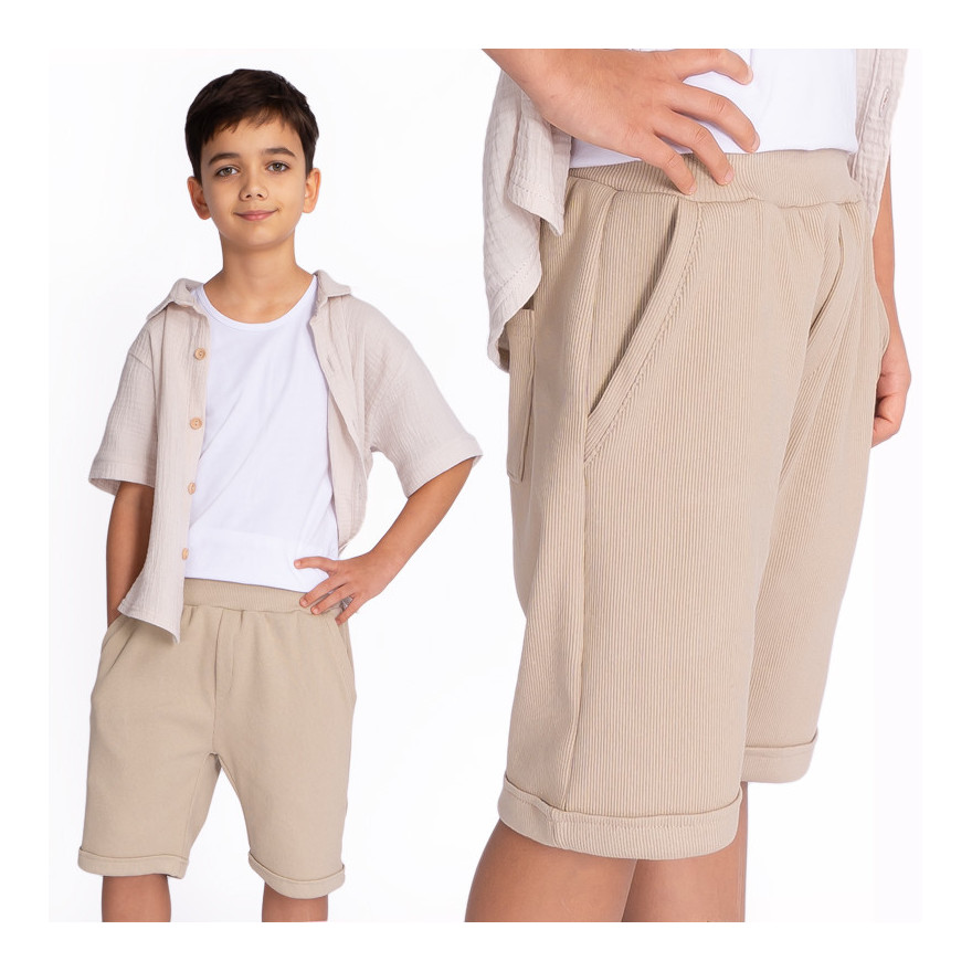 Beżowe KRÓTKIE SPODENKI chłopięce z PRĄŻKA regulowane w pasie bezuciskowe casual