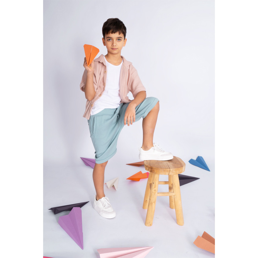 Szałwiowe KRÓTKIE SPODENKI chłopięce z PRĄŻKA regulowane w pasie bezuciskowe casual